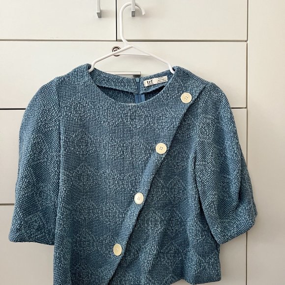 Zara Blue top with button - Picture 1 of 3
